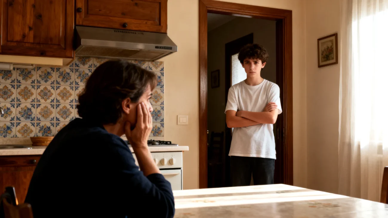 I genitori faticano a supportare i figli adolescenti durante transizioni importanti come il passaggio dalla scuola media al liceo, cambi di città o separazioni familiari, creando tensioni e incomprensioni reciproche"